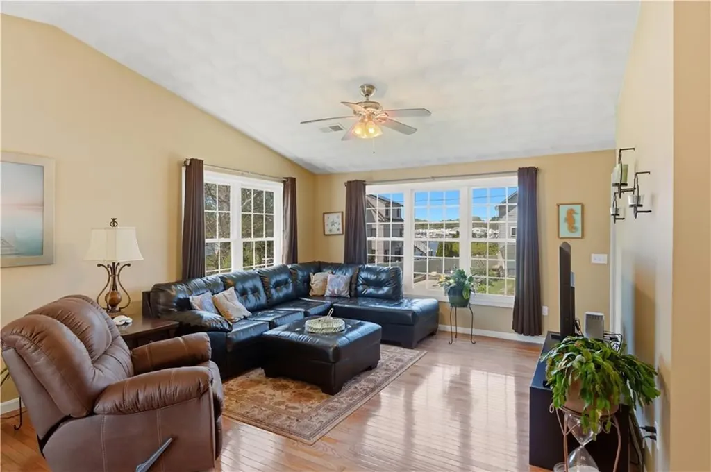 48 Harris Avenue Warwick RI 02889