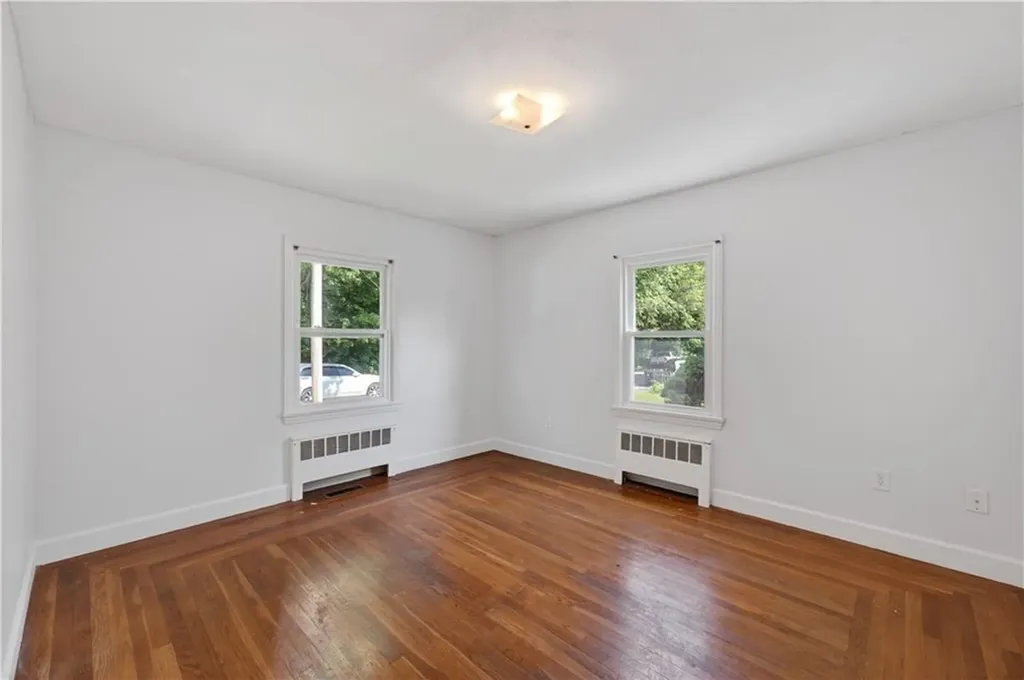 82 Parkside Avenue Pawtucket RI 02861