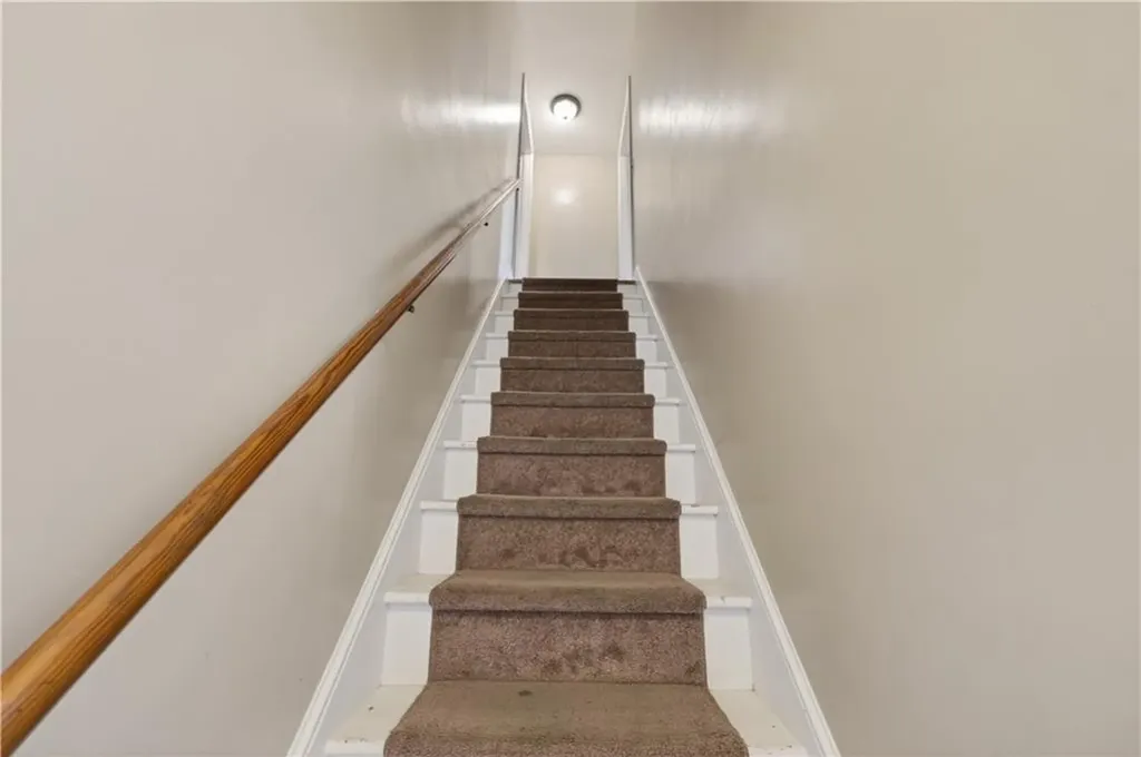 82 Parkside Avenue Pawtucket RI 02861