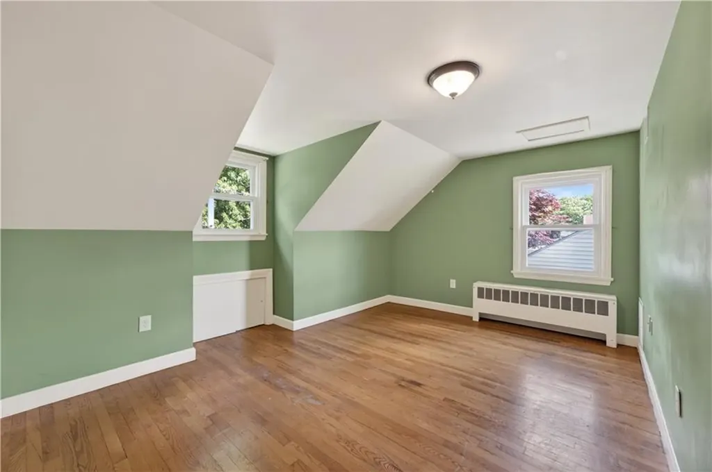 82 Parkside Avenue Pawtucket RI 02861