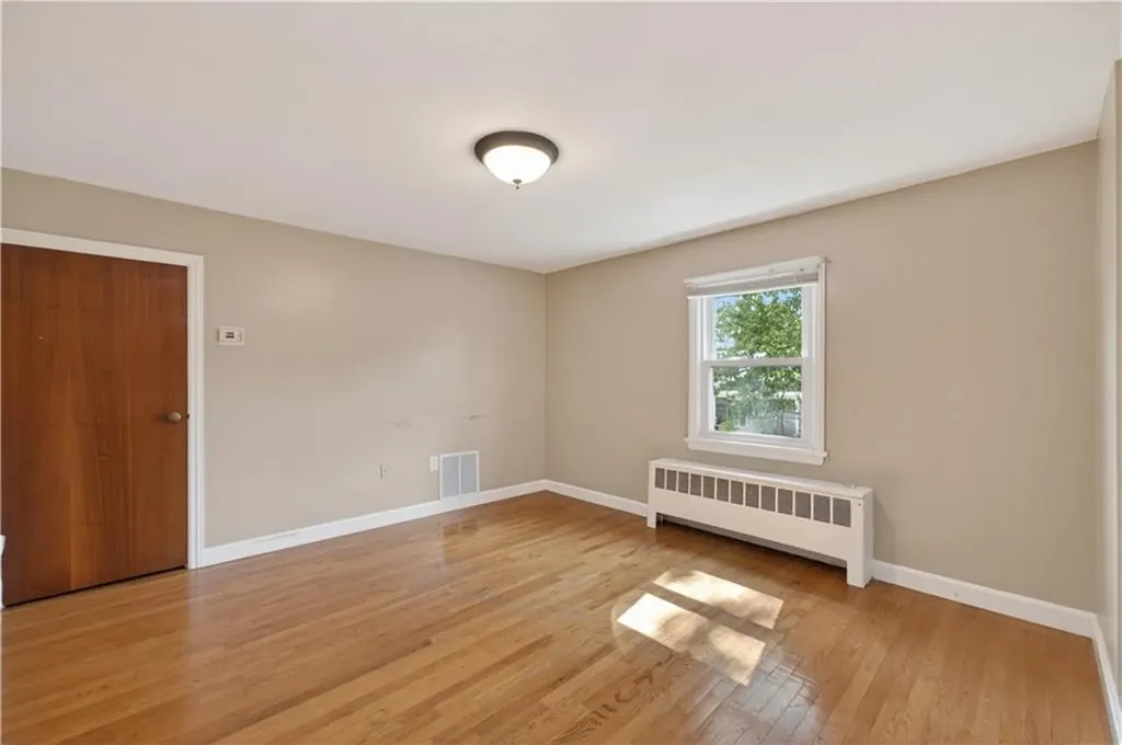 82 Parkside Avenue Pawtucket RI 02861