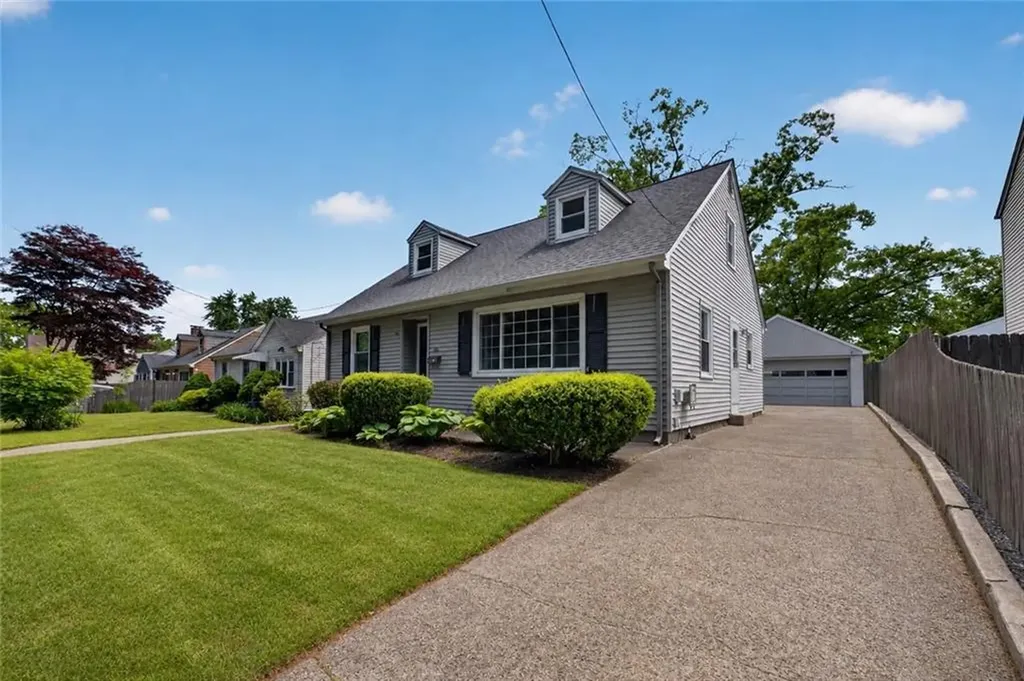 82 Parkside Avenue Pawtucket RI 02861