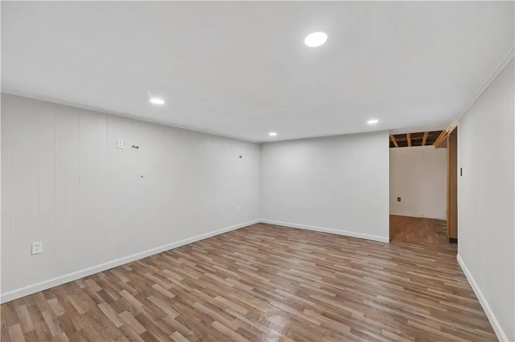 82 Parkside Avenue Pawtucket RI 02861