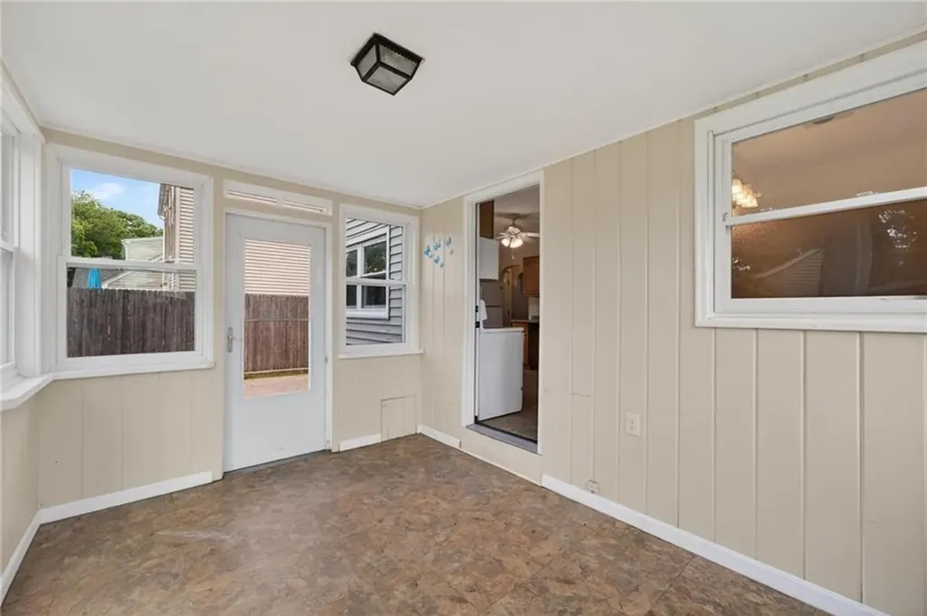 82 Parkside Avenue Pawtucket RI 02861