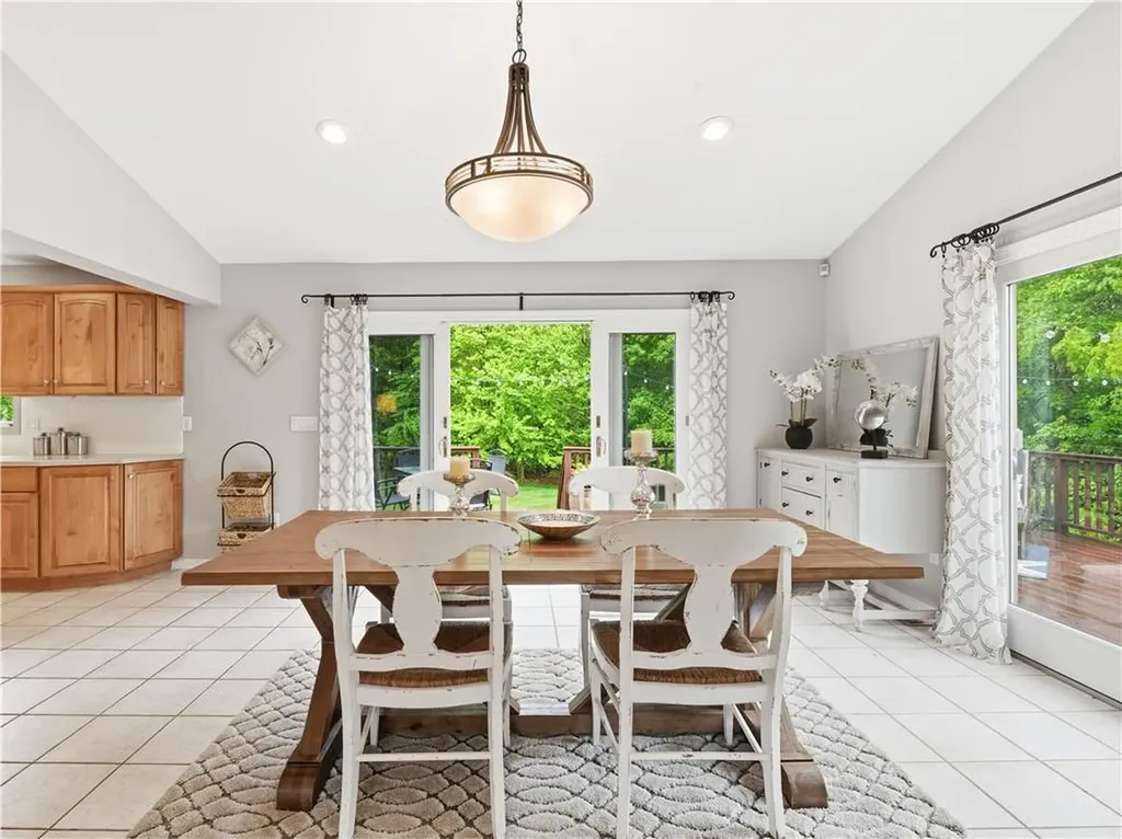 48 Hummingbird Lane Swansea MA 02777