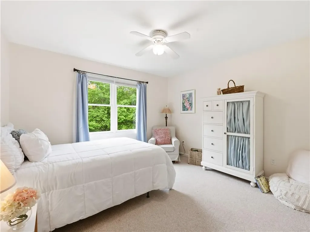 48 Hummingbird Lane Swansea MA 02777