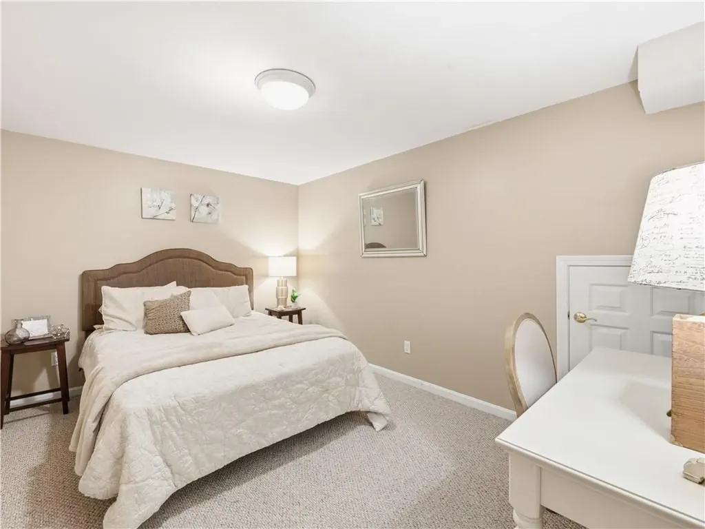 48 Hummingbird Lane Swansea MA 02777