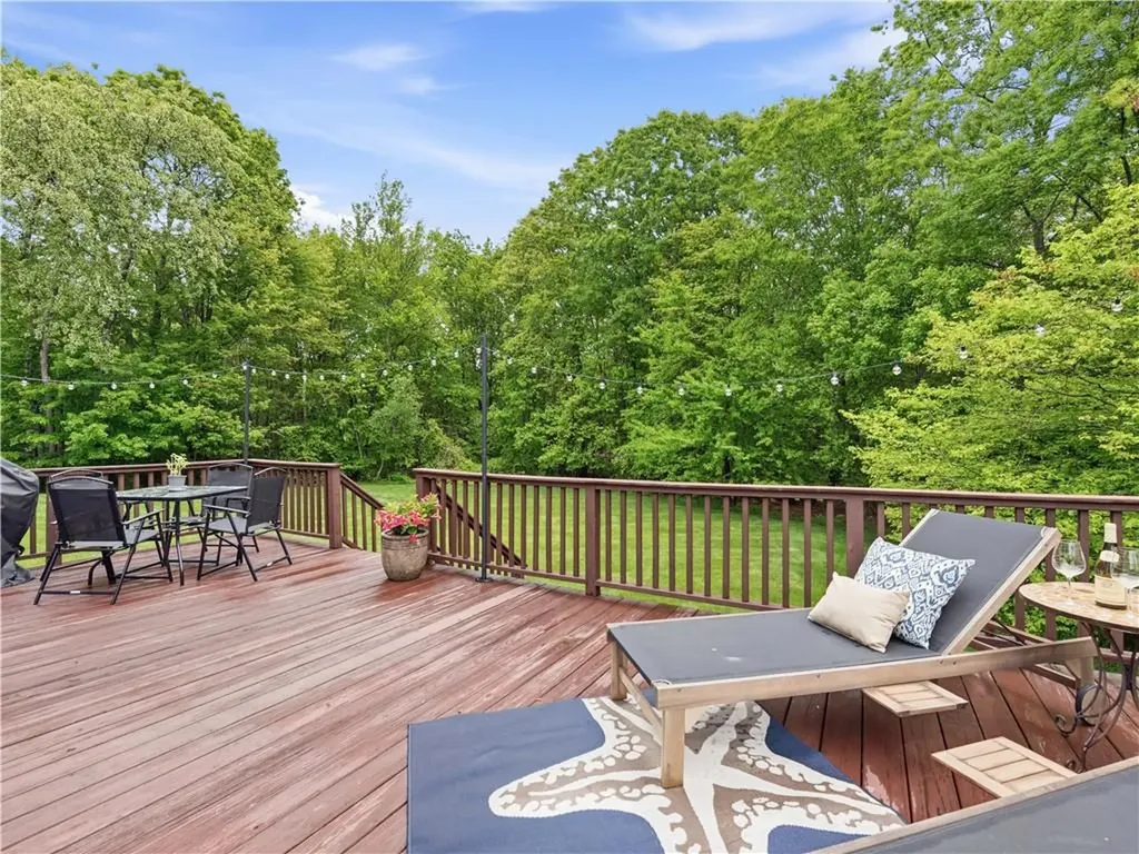 48 Hummingbird Lane Swansea MA 02777