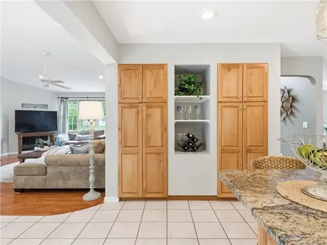 48 Hummingbird Lane Swansea MA 02777