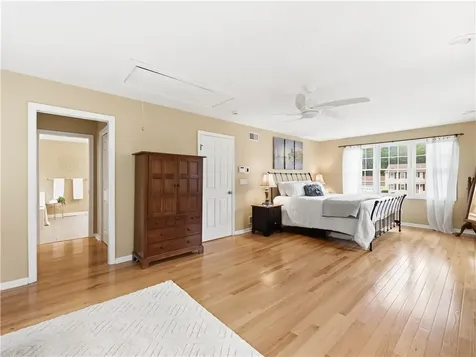 48 Hummingbird Lane Swansea MA 02777