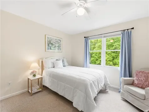 48 Hummingbird Lane Swansea MA 02777