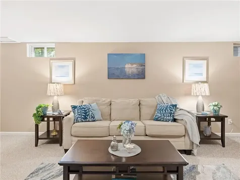 48 Hummingbird Lane Swansea MA 02777