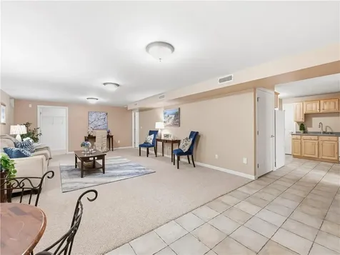 48 Hummingbird Lane Swansea MA 02777