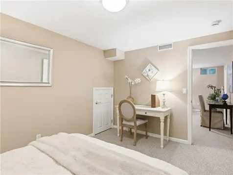 48 Hummingbird Lane Swansea MA 02777