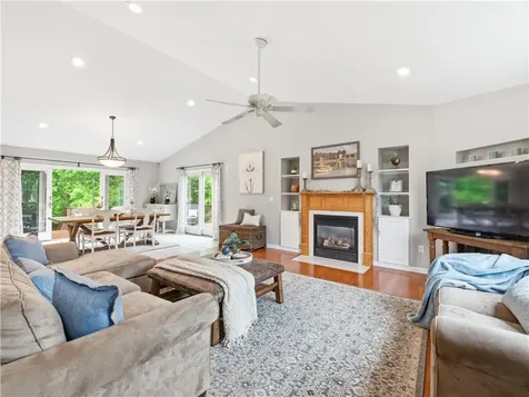 48 Hummingbird Lane Swansea MA 02777
