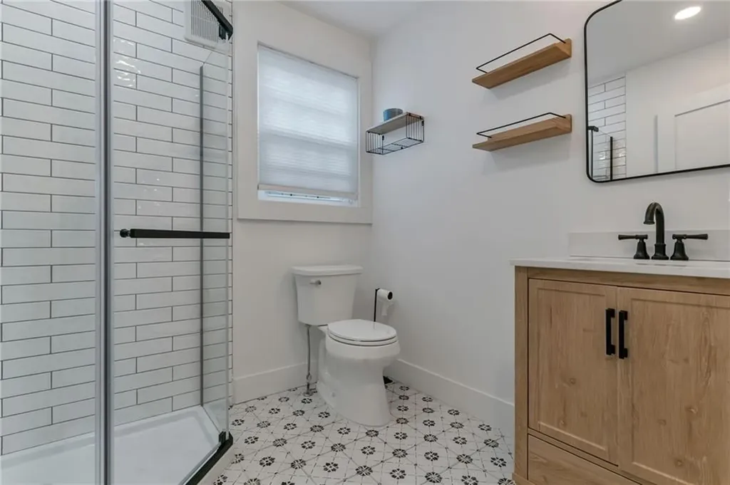 81 Bristol Ferry Road Portsmouth RI 02871