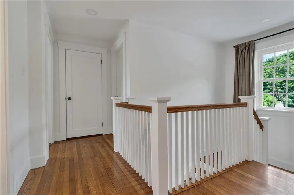 81 Bristol Ferry Road Portsmouth RI 02871