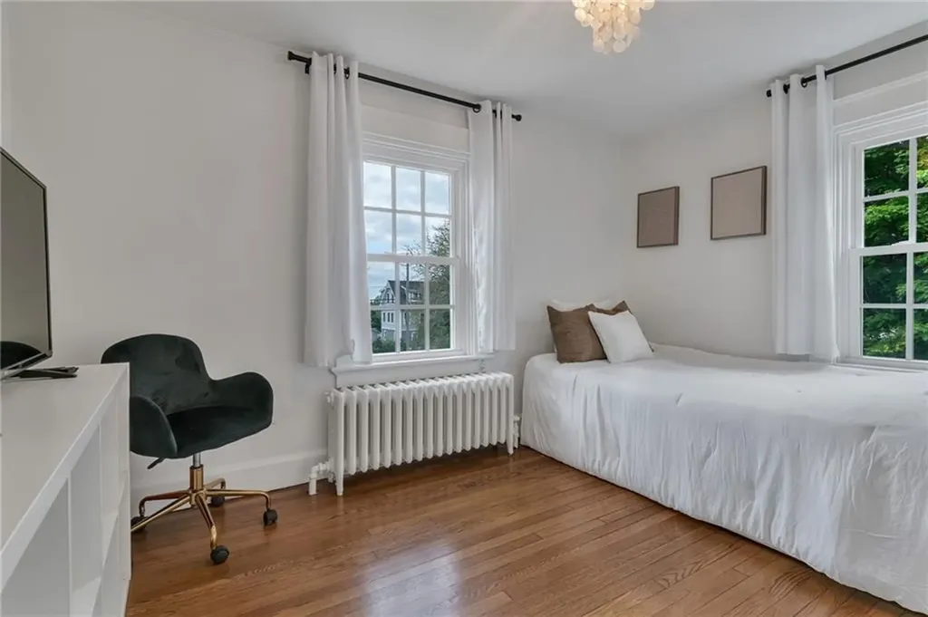81 Bristol Ferry Road Portsmouth RI 02871