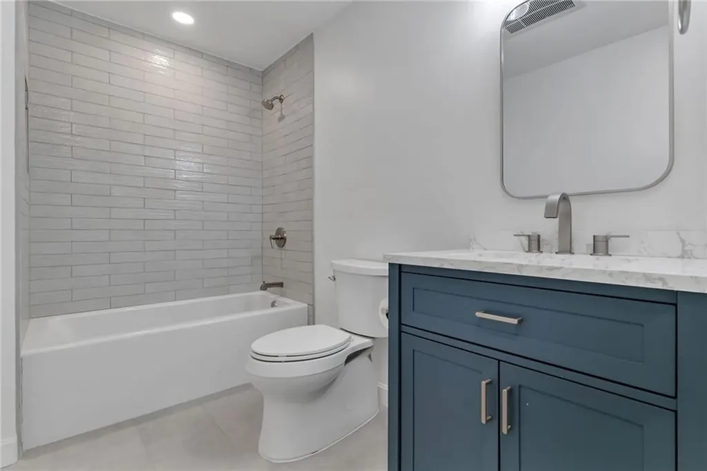 81 Bristol Ferry Road Portsmouth RI 02871