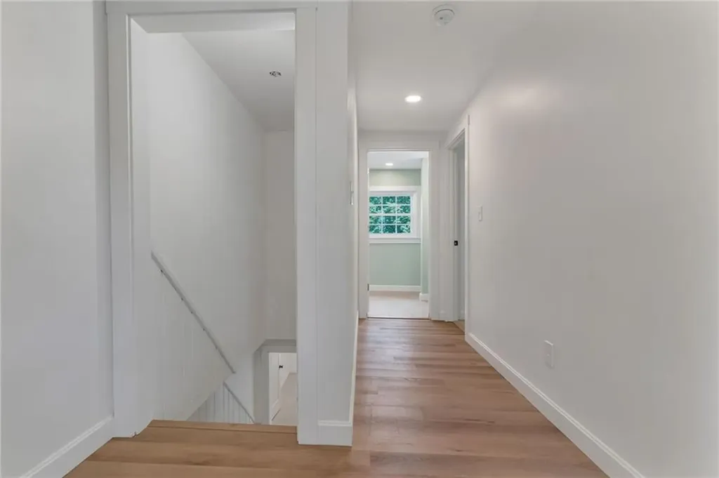 81 Bristol Ferry Road Portsmouth RI 02871
