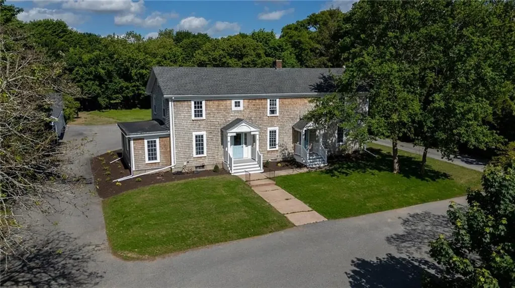 81 Bristol Ferry Road Portsmouth RI 02871