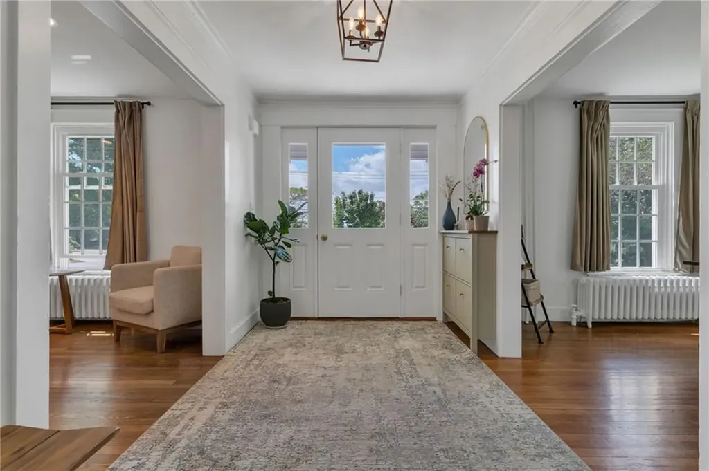 81 Bristol Ferry Road Portsmouth RI 02871