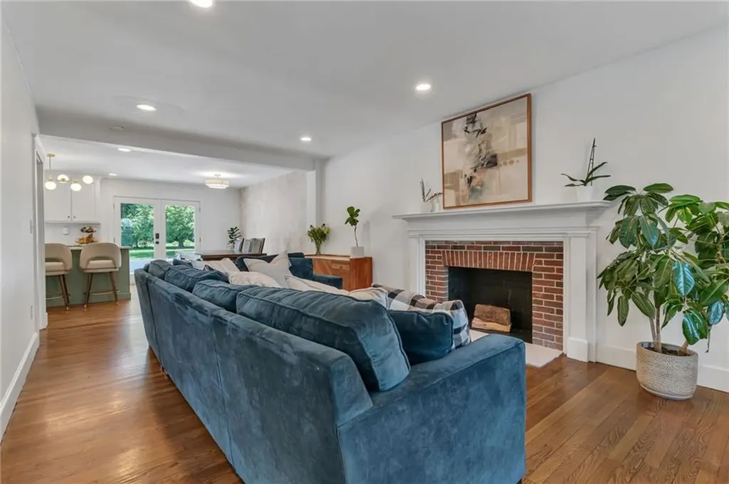 81 Bristol Ferry Road Portsmouth RI 02871