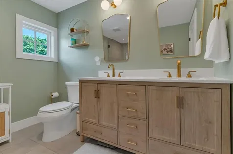 81 Bristol Ferry Road Portsmouth RI 02871