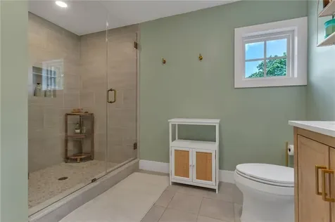 81 Bristol Ferry Road Portsmouth RI 02871