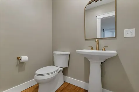 81 Bristol Ferry Road Portsmouth RI 02871