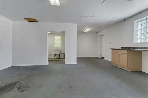 81 Bristol Ferry Road Portsmouth RI 02871