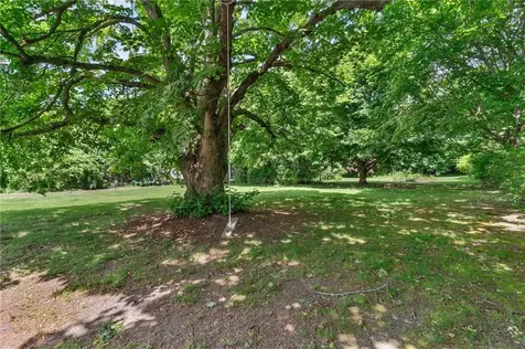 81 Bristol Ferry Road Portsmouth RI 02871