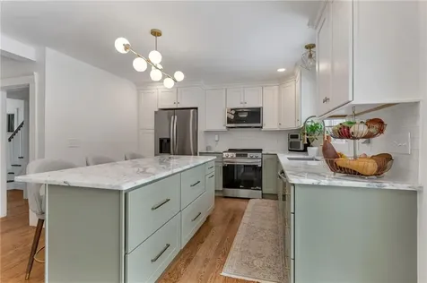 81 Bristol Ferry Road Portsmouth RI 02871
