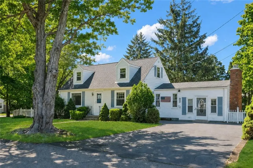 216 Riverside Avenue Warwick RI 02889
