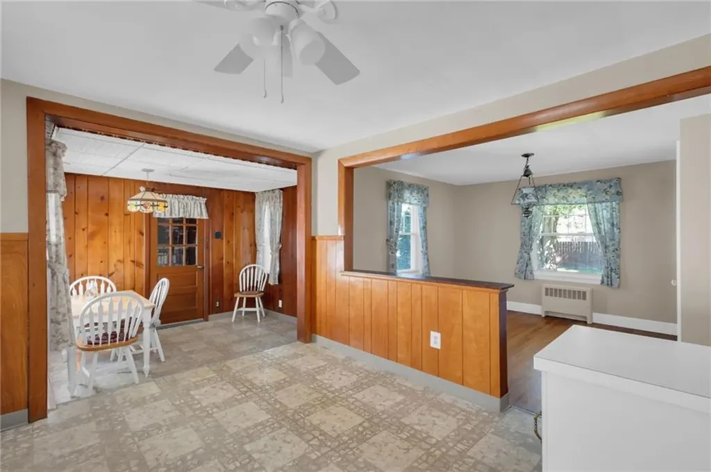 216 Riverside Avenue Warwick RI 02889