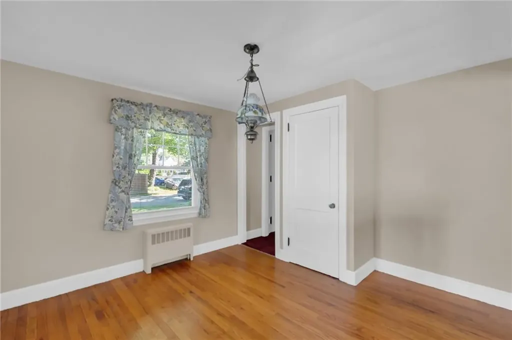 216 Riverside Avenue Warwick RI 02889