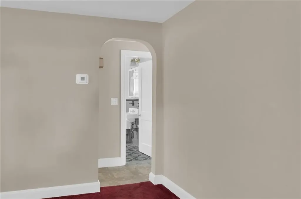 216 Riverside Avenue Warwick RI 02889