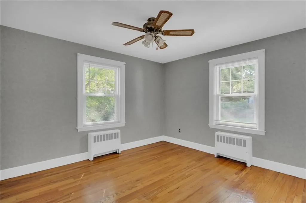216 Riverside Avenue Warwick RI 02889