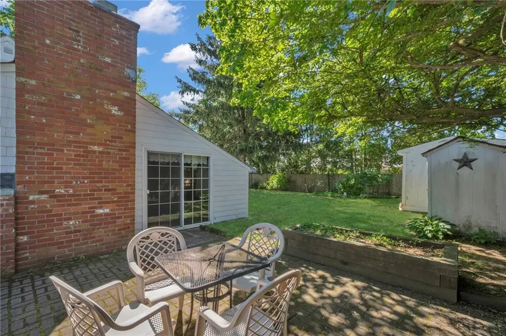 216 Riverside Avenue Warwick RI 02889