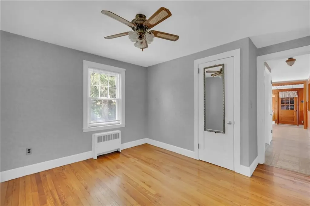 216 Riverside Avenue Warwick RI 02889