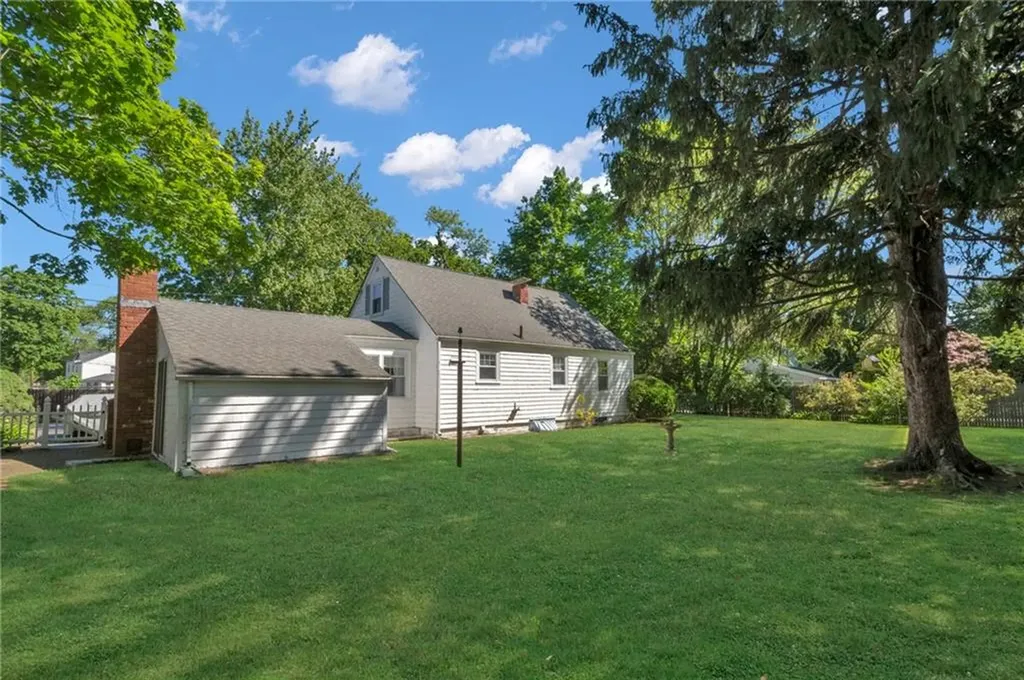 216 Riverside Avenue Warwick RI 02889