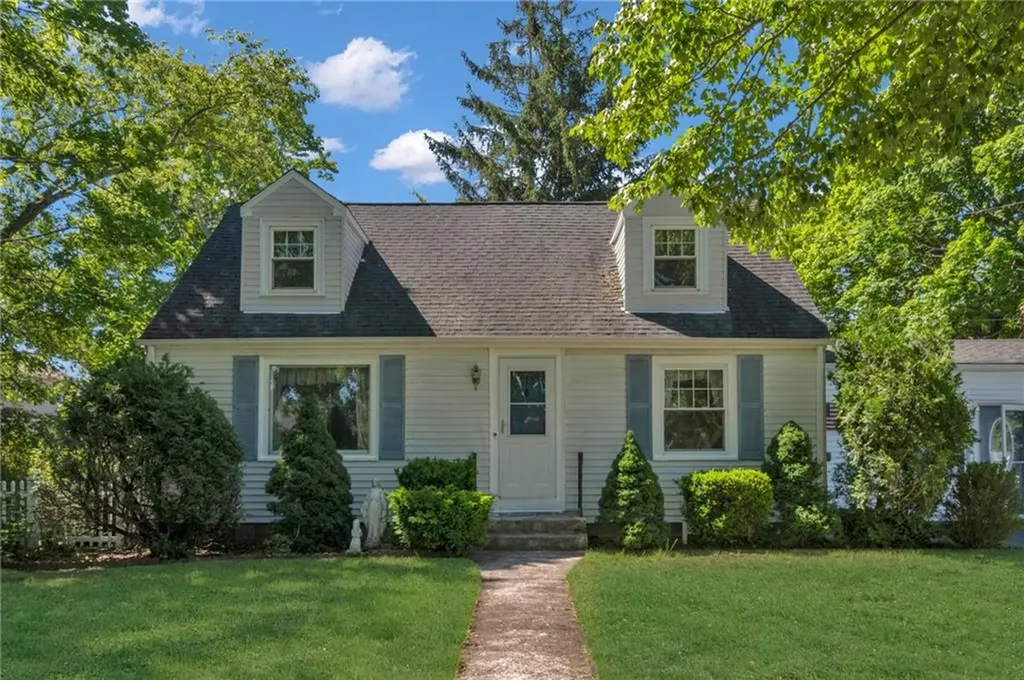 216 Riverside Avenue Warwick RI 02889