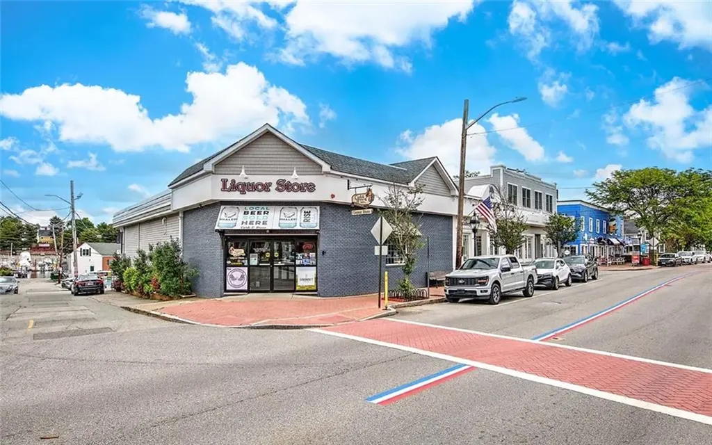 31 Commercial Street Cranston RI 02905