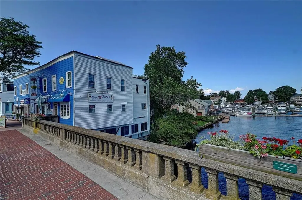 31 Commercial Street Cranston RI 02905
