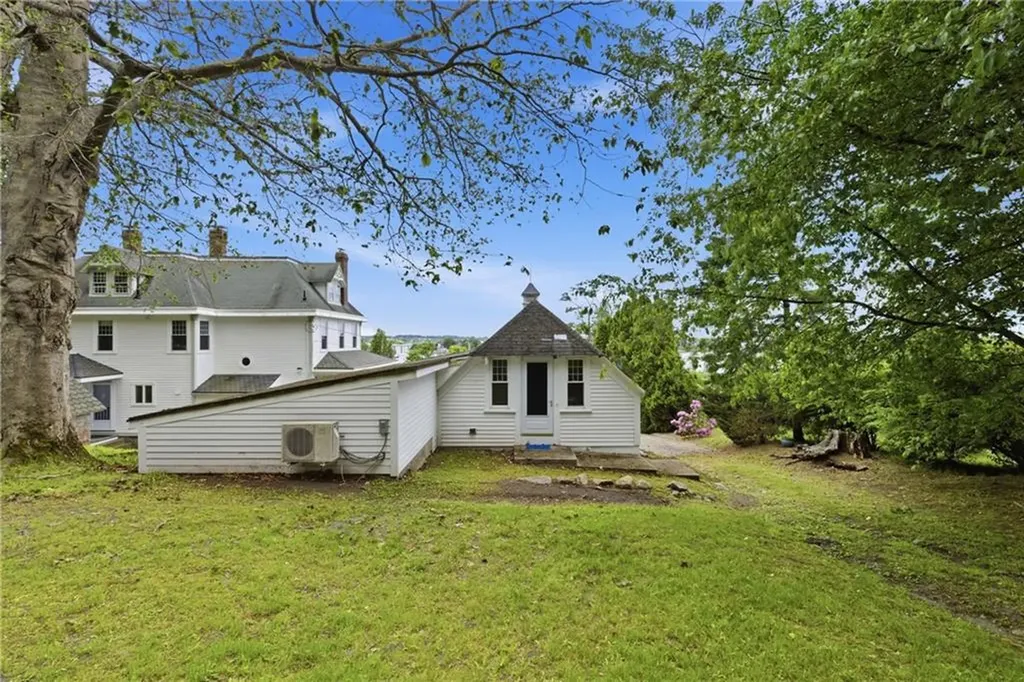 1660 Main Road Tiverton RI 02878