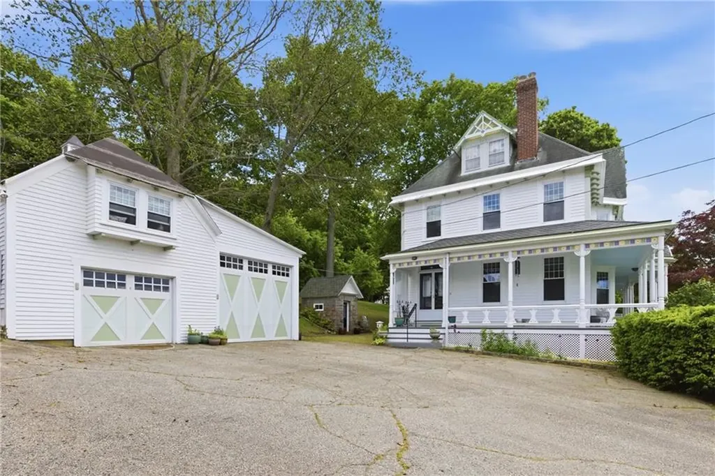 1660 Main Road Tiverton RI 02878