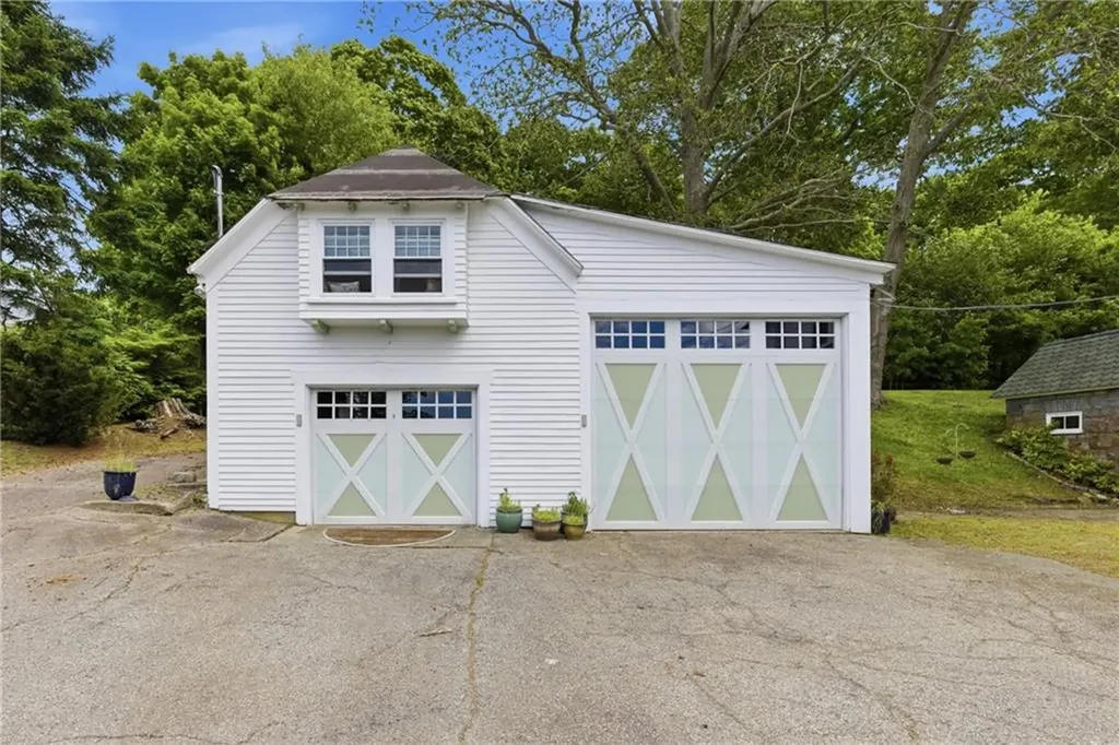 1660 Main Road Tiverton RI 02878