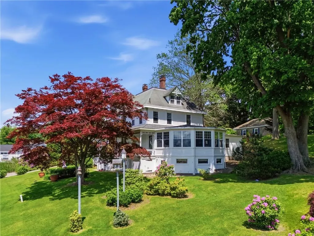 1660 Main Road Tiverton RI 02878
