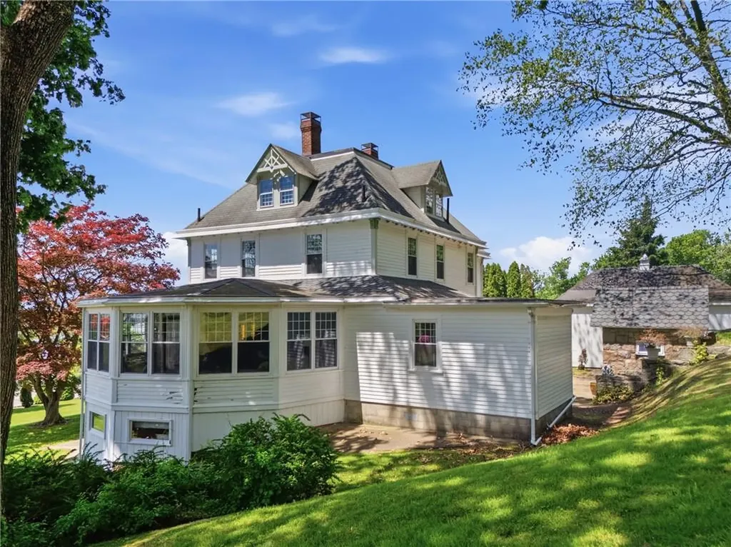 1660 Main Road Tiverton RI 02878