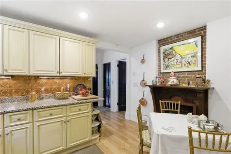1660 Main Road Tiverton RI 02878